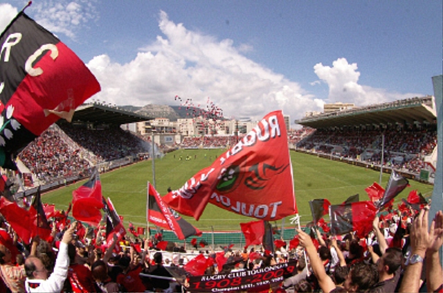 Stade Mayol à Toulon rempli de supporters du Rugby Club Toulonnais, ambiance match, Var.
